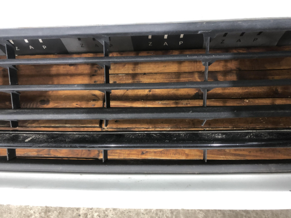 Бампер передний Volkswagen Polo 5 Sedan 15-20 Б/У  6RU807221AGRU