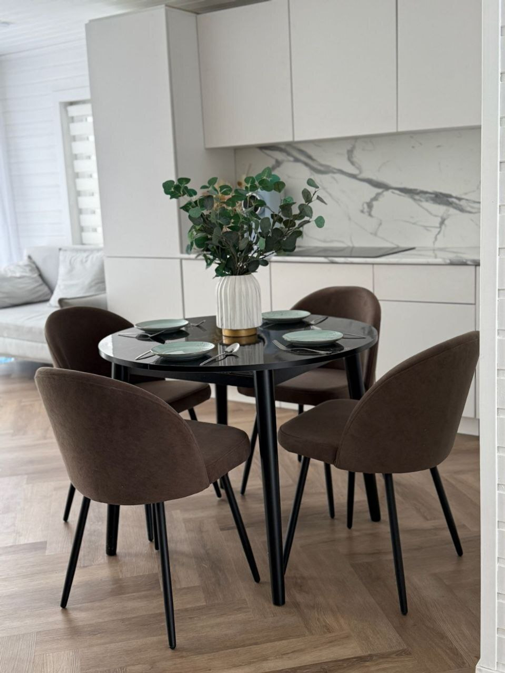 Круглый раздвижной стол "Черный мрамор" и 4 стула Элион