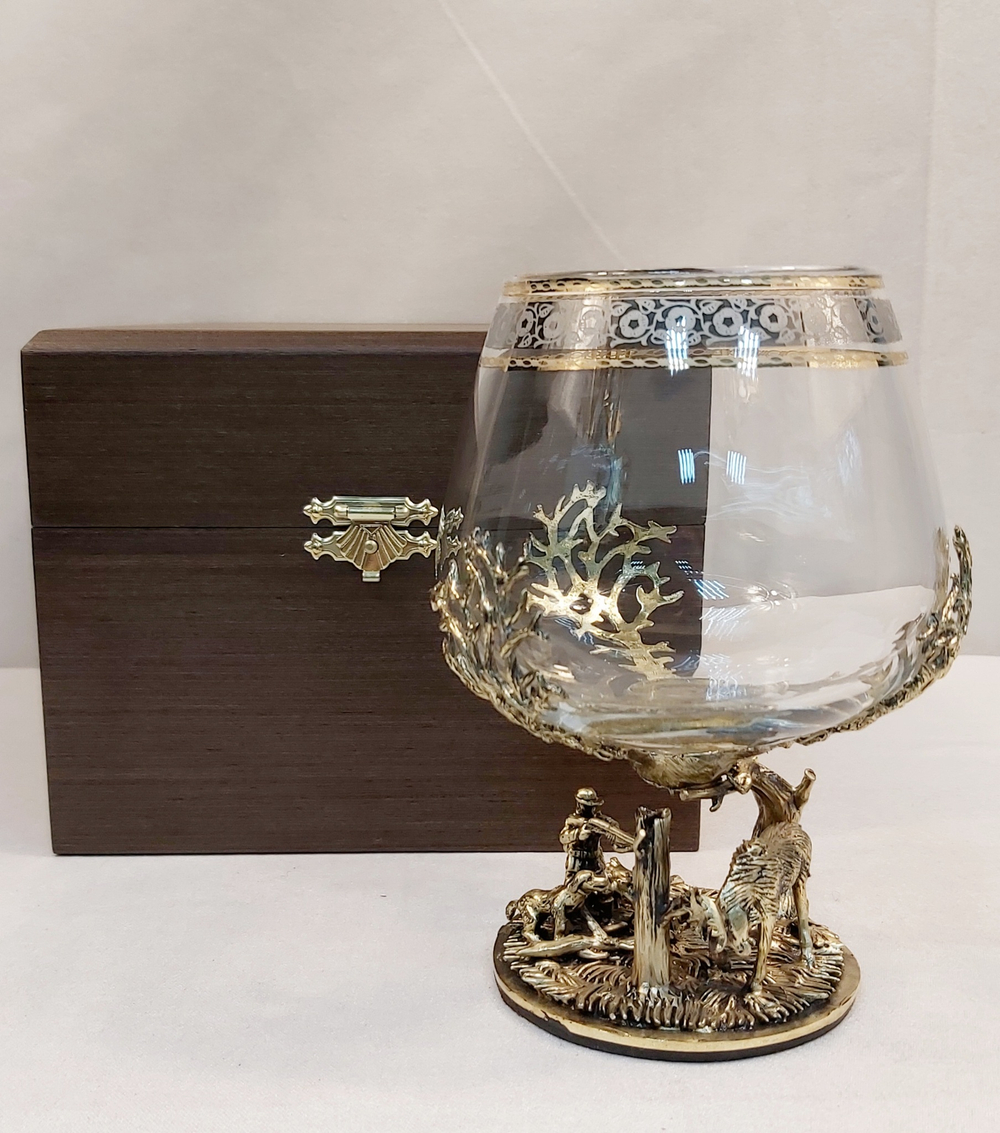 Бокал для коньяка "Охота на лося" в подарочном футляре