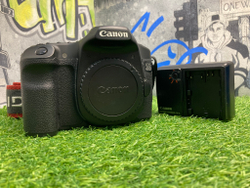 Canon EOS 40D 9.800 кадров