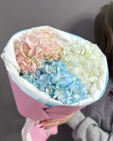 Букет из 3 гортензий микс
