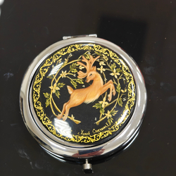 Сувенирное зеркальце с ручной холуйской росписью "Олененок"