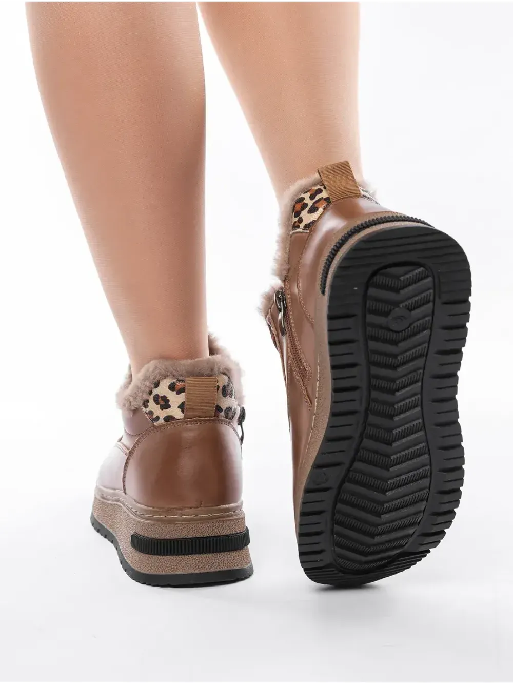 Кроссовки зимние