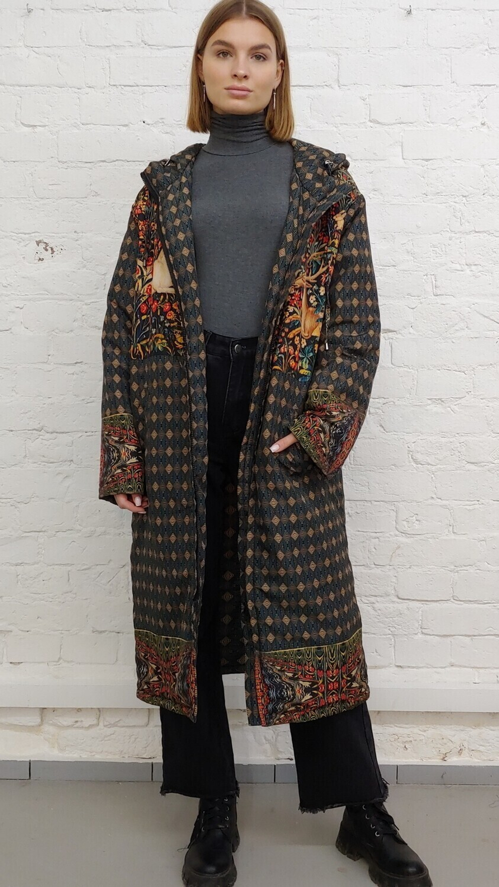 Пальто "Баллада", по мотивам фламандского гобелена 16 века, выполненного в технике мильфлёр