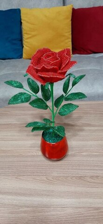 Роза красотка из бисера 35см