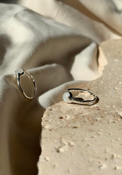 кольцо с лунным камнем