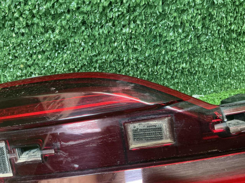 Фонарь левый внутренний BMW X7 G07 (2019-2022)