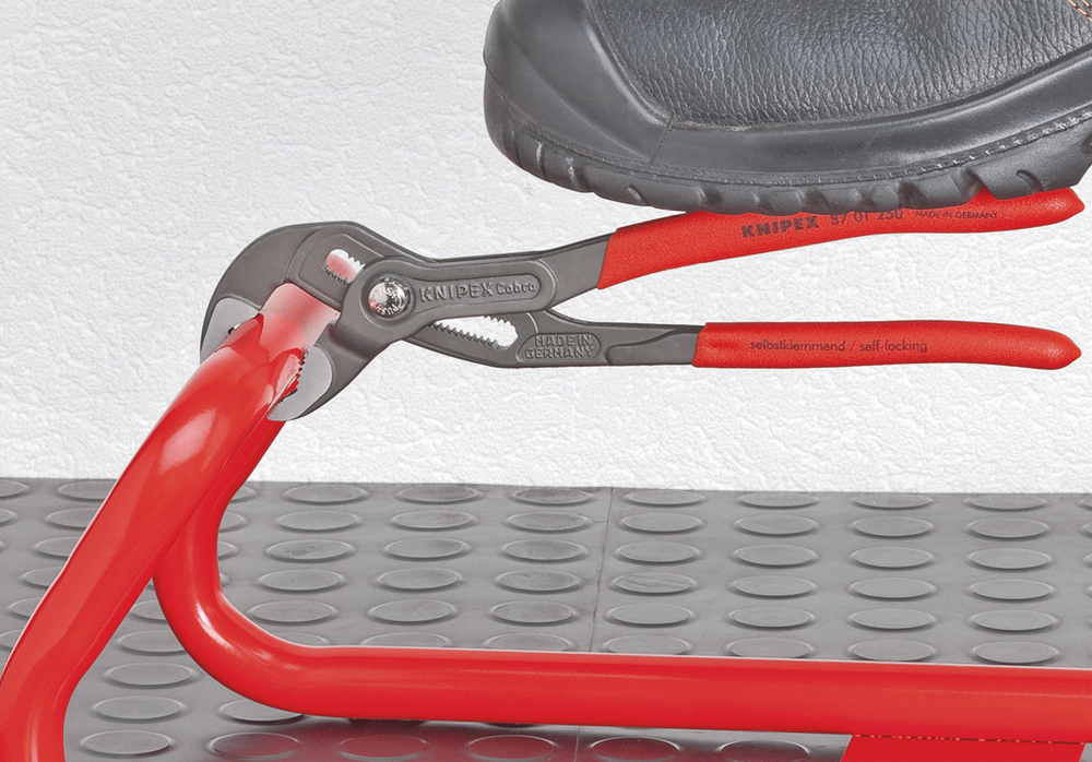 Клещи трубные KNIPEX Cobra® хромированные 300 мм 8703300