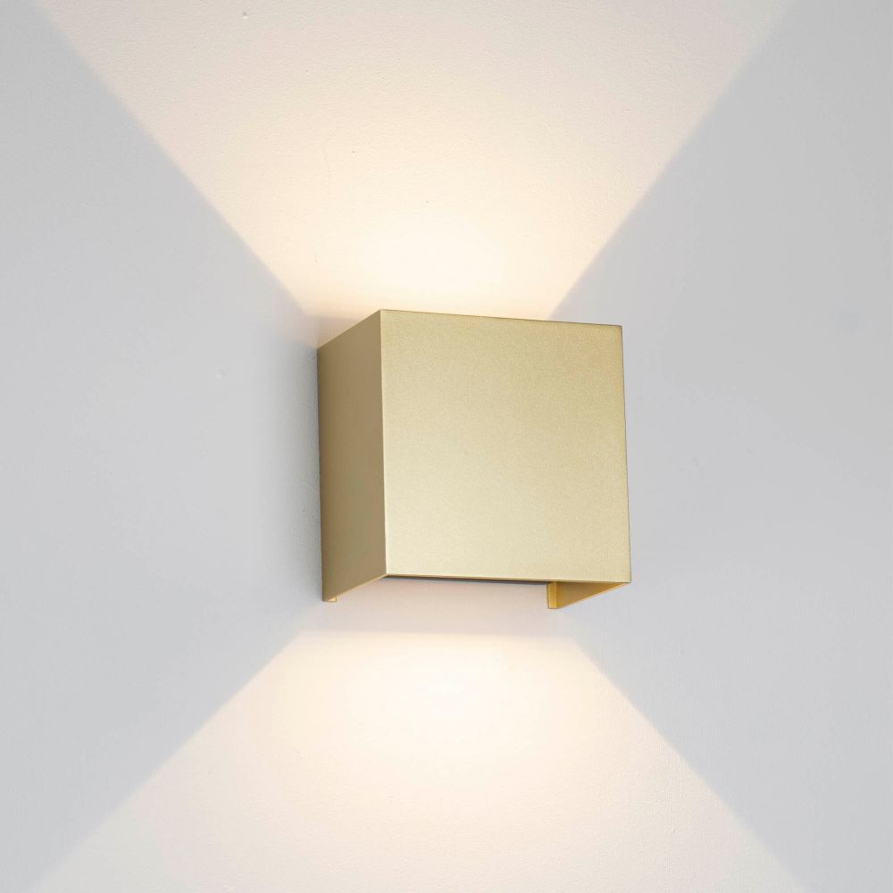 9228 Настенный уличный светильник DAVOS