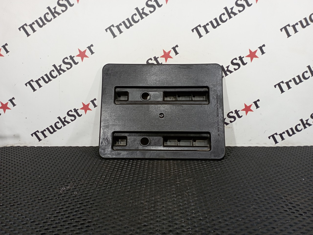 Крышка ящика АКБ 2020г.