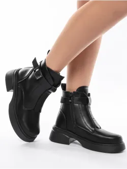 Зимние ботинки на высокой платформе