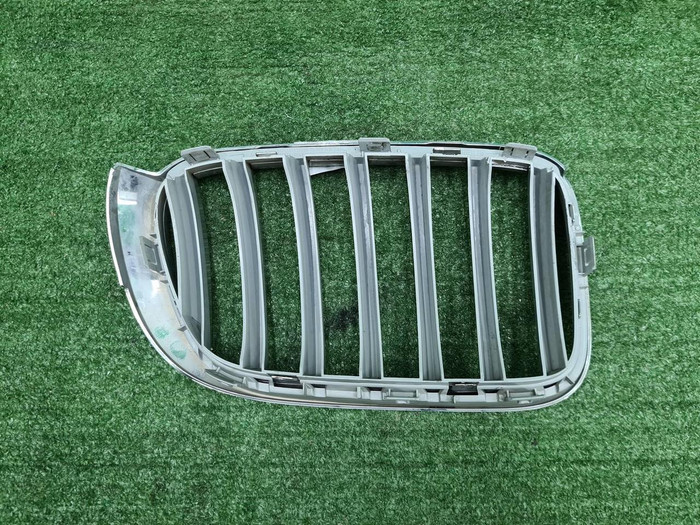 Решетка радиатора левая BMW X3 F25 (2014-2017)