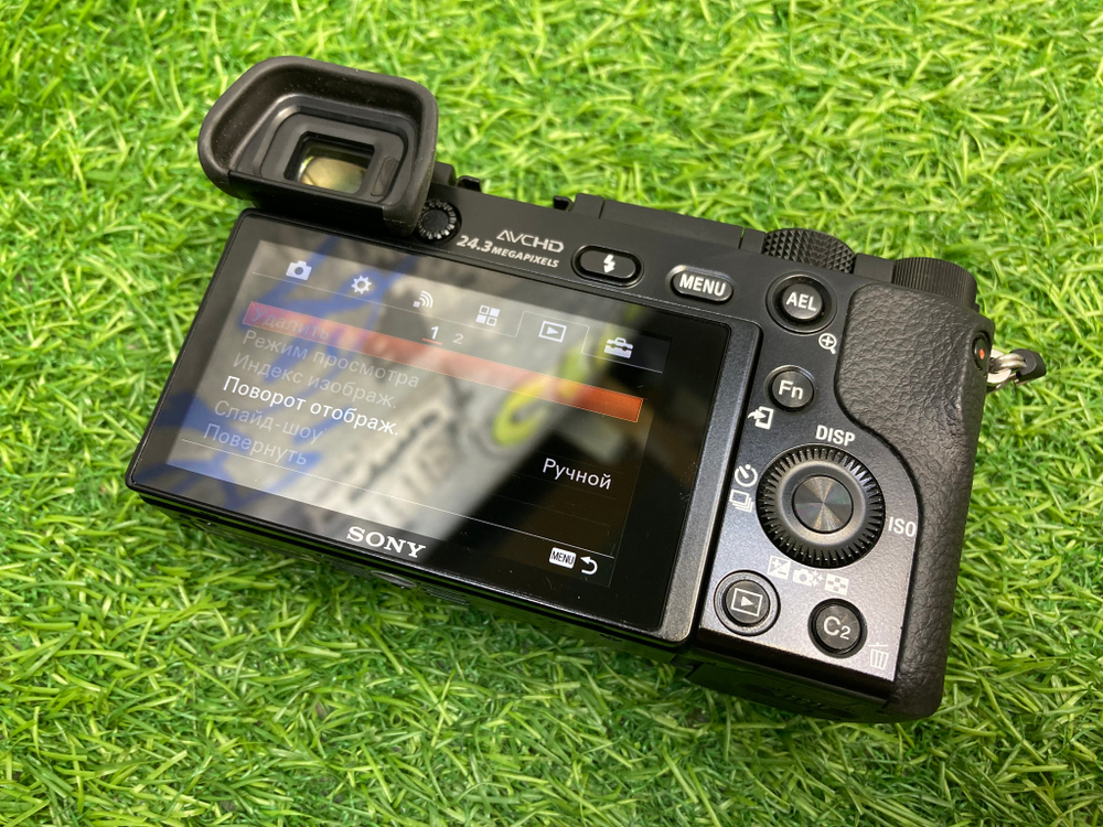Sony A6000 (7.810 кадров)