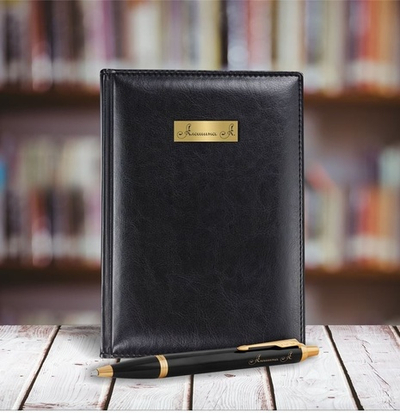 Подарочный набор: Ежедневник недатированный и Шариковая ручка Parker IM Metal, цвет: Black GT