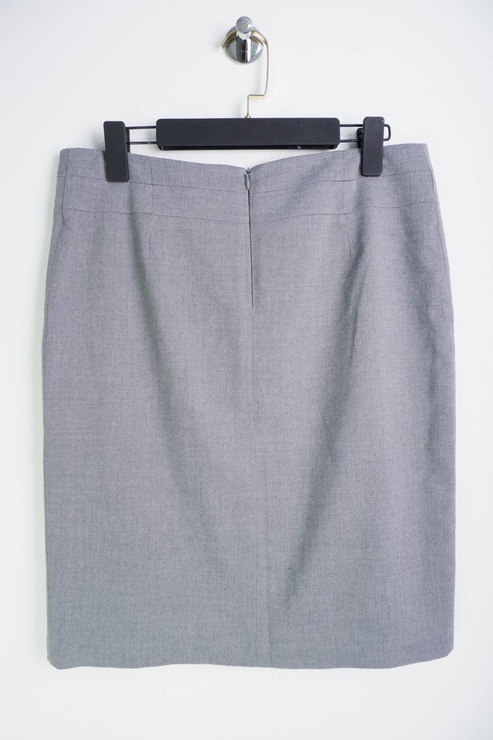 Юбка Ostin для трудовых будней, маркировка М, визуально на 46 размер