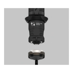 Тактический фонарь Armytek Dobermann Pro Magnet USB (теплый свет) - магнитное USB зарядное устройство вблизи