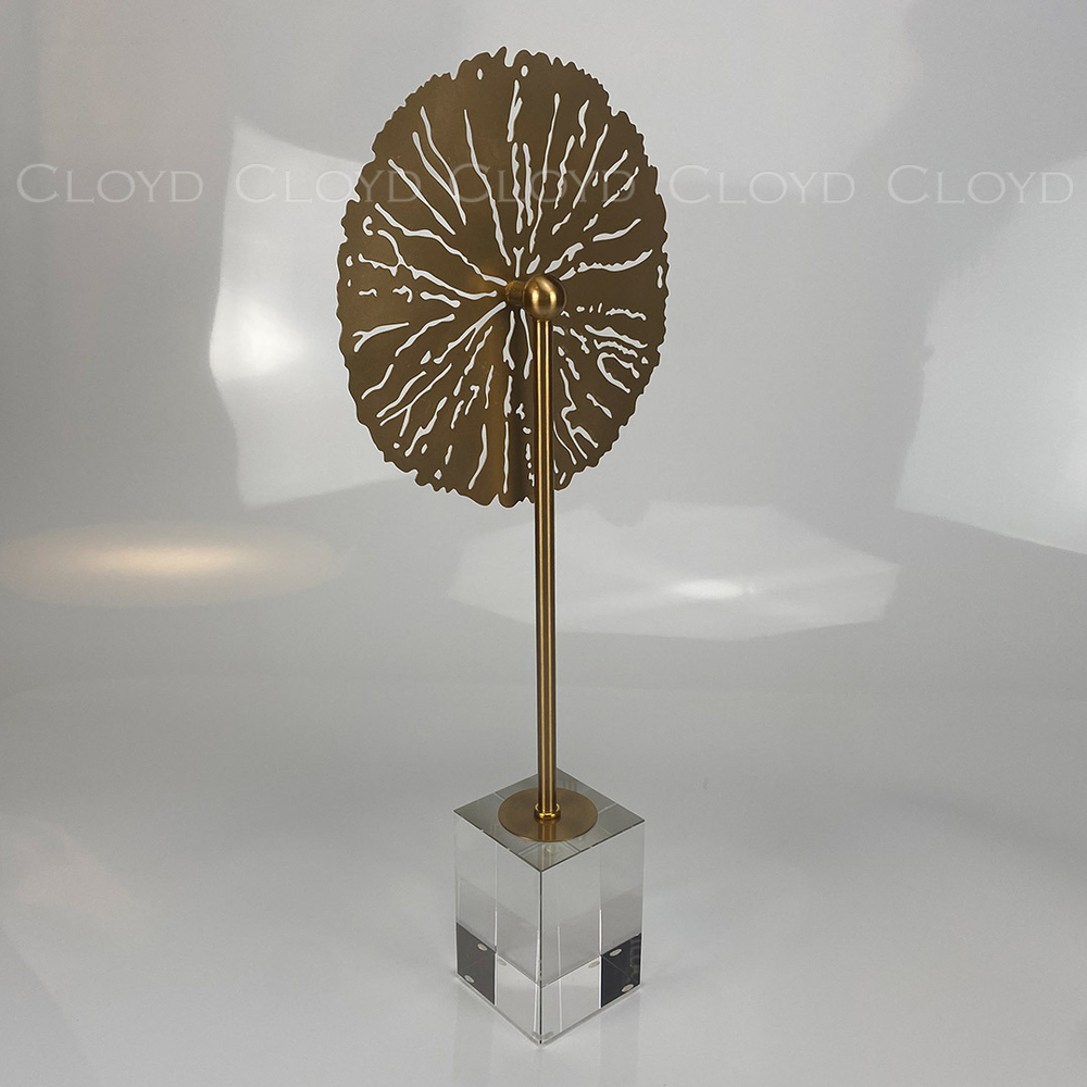 Статуэтка Cloyd арт.50168 / выс. 46 см - латунь / серия 1658