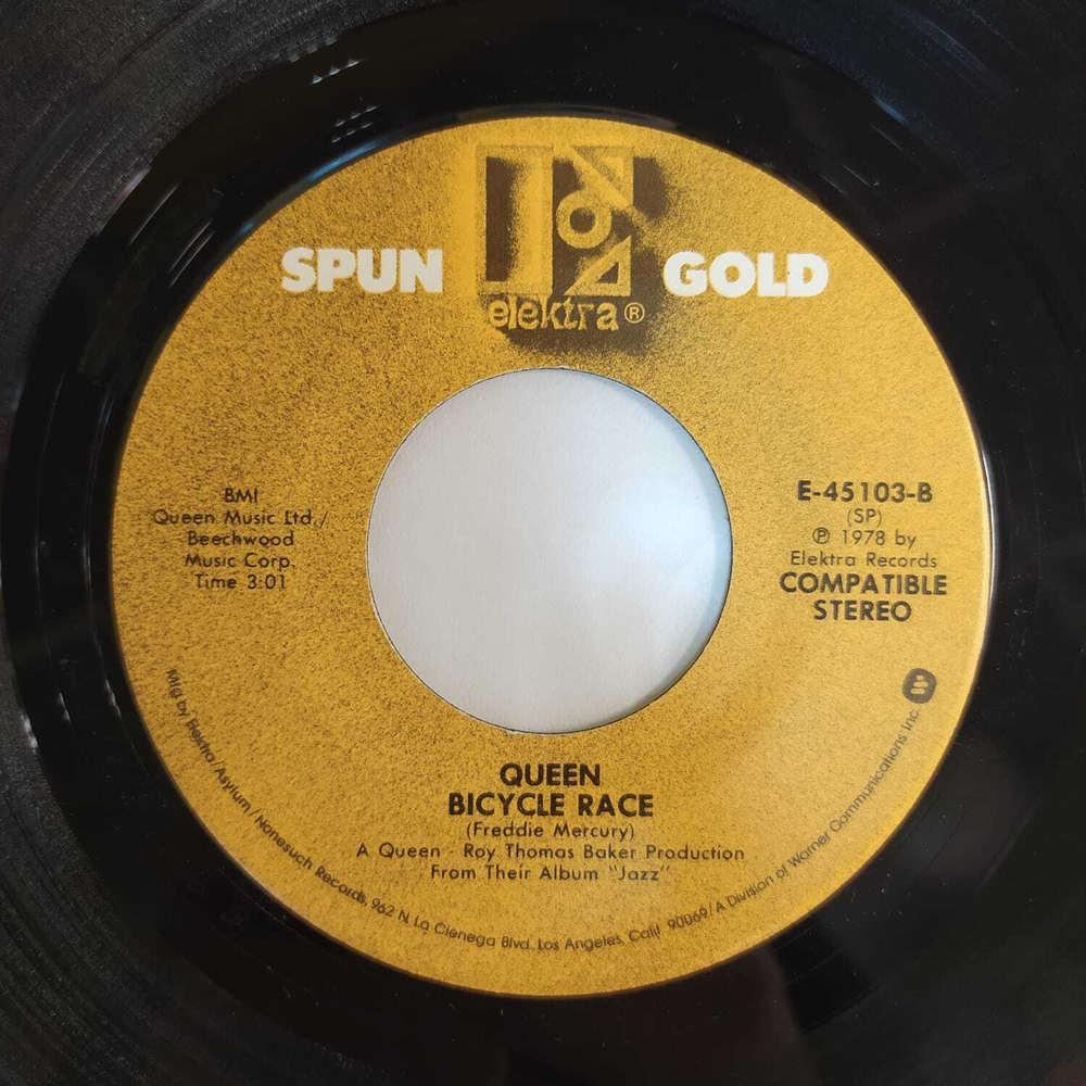 Queen - Crazy Little Thing Called Love / Bicycle Race (США 1983г.) 7", Single