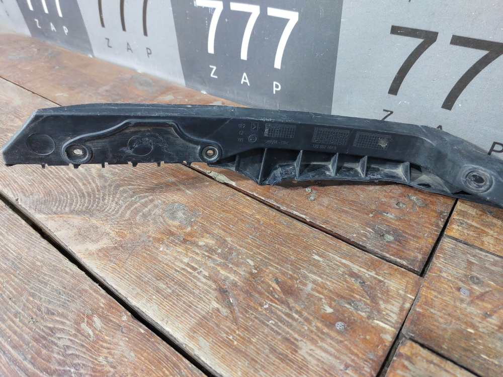 Кронштейн переднего бампера Skoda Octavia 2 (A5) 08-13 Б/У Оригинал 1Z0807184D