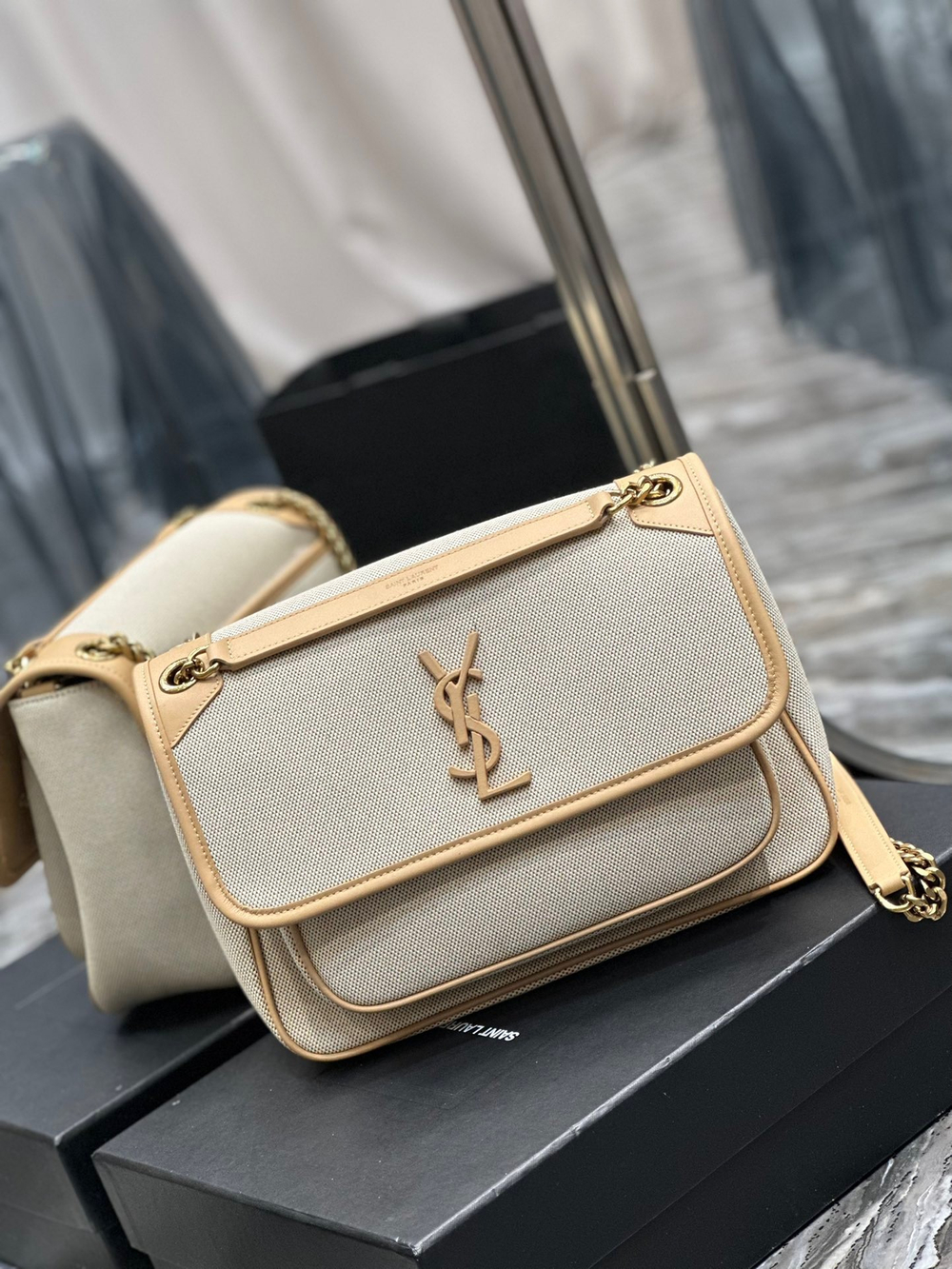 Saint Laurent Niki 28 cm