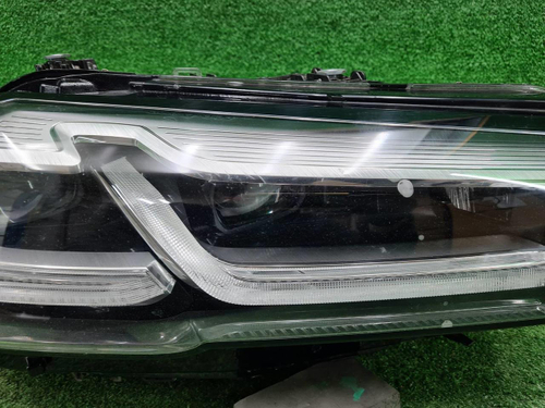 Битая Фара правая BMW 5er G30 (2020-2023) LED
