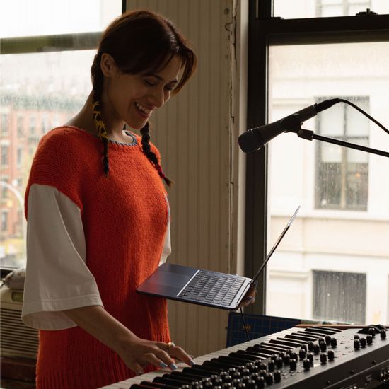 Apple MacBook Air 13.6" 2022 M2(8c CPU, 10c GPU) 16GB 512GB «сияющая звезда»