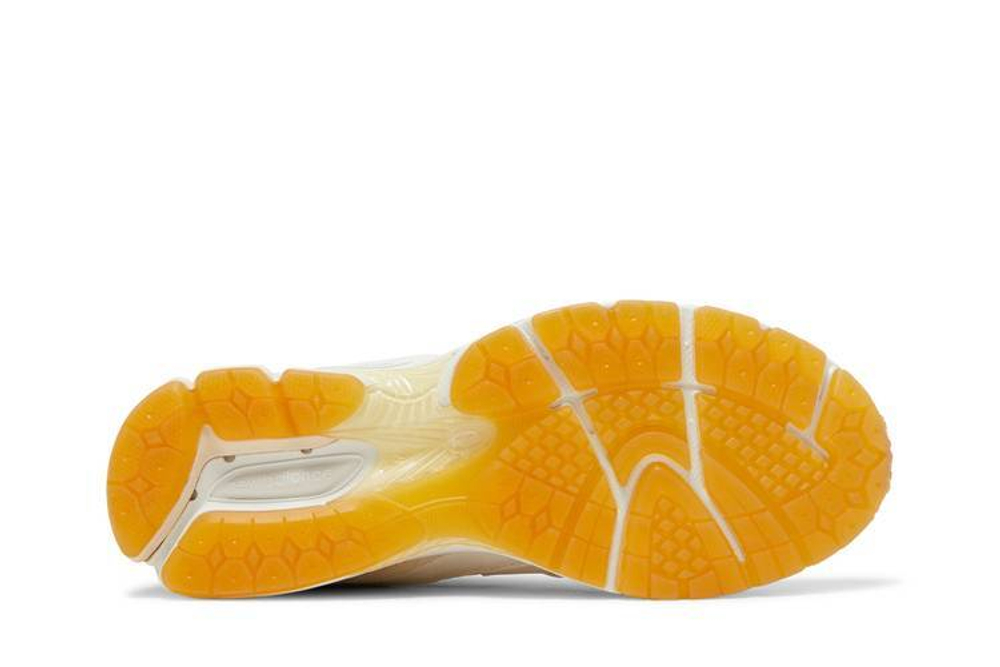 Кроссовки New Balance Nb 2002R Conversations Amongst Us