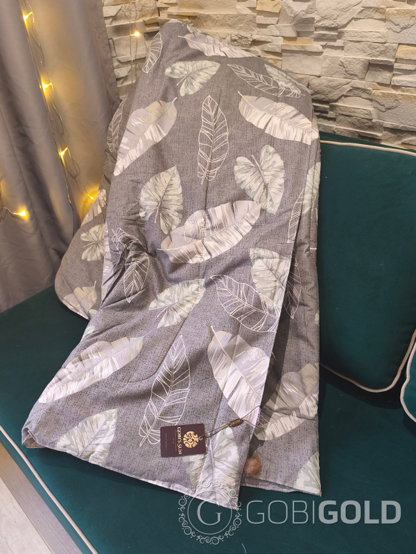 Одеяло стеганое из 100% верблюжьего пуха 210х220 см. (GOBI'S SUN)