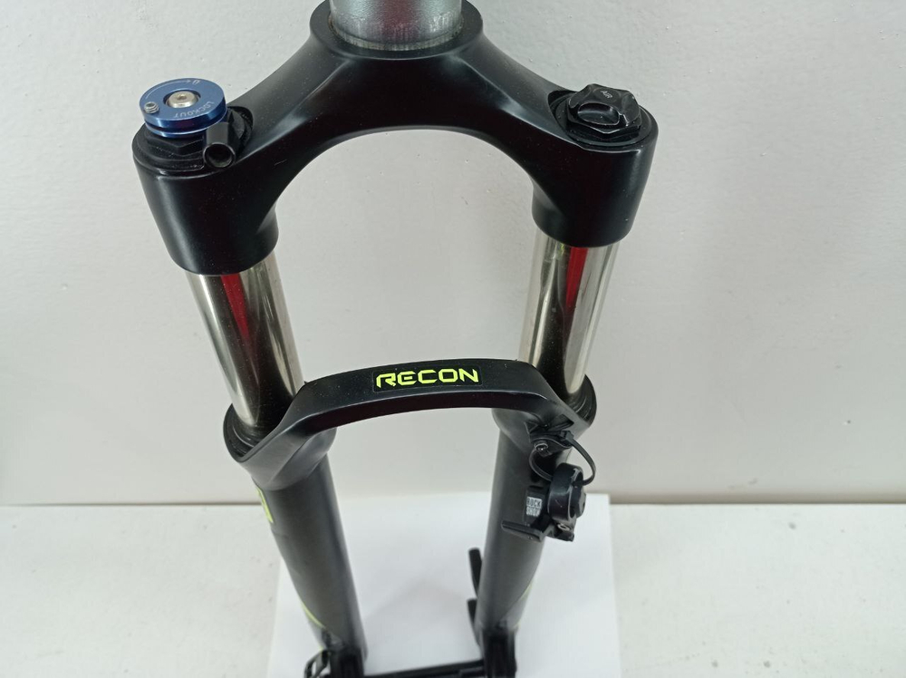 Вилка велосипеда RockShox Recon silver