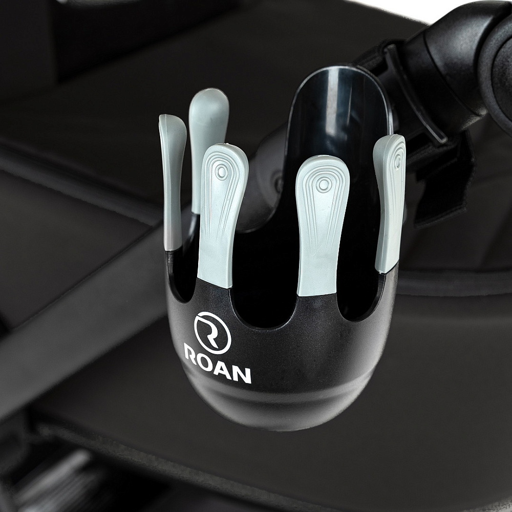 Детская коляска Roan Sol 2.0 3 в 1 с автокреслом Pituso Santiso Pro Black SLL/30/T Caviar Black/Black/руч.Black