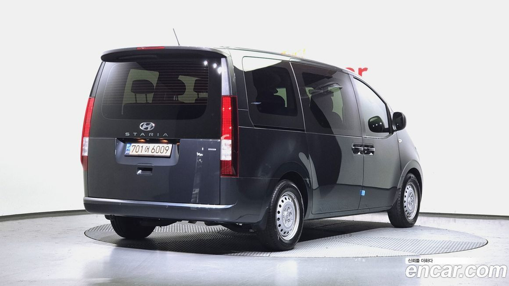 Hyundai Staria 4WD Tourer 11-и местный (05.2022)