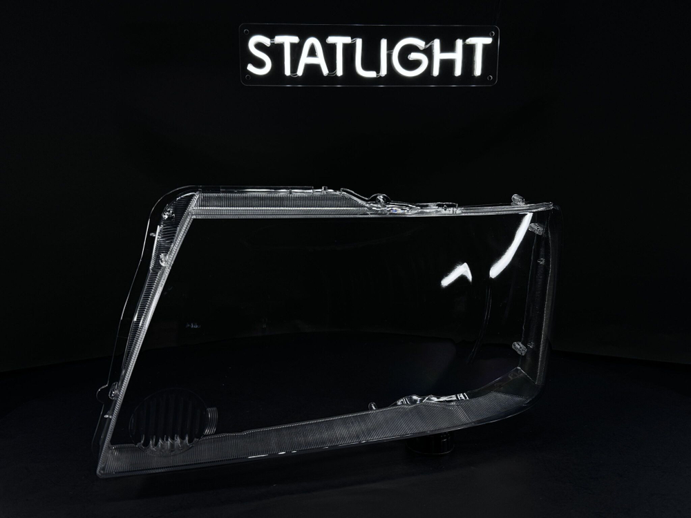 Левое стекло фары Nissan Patrol Y61 2004-2024 рест