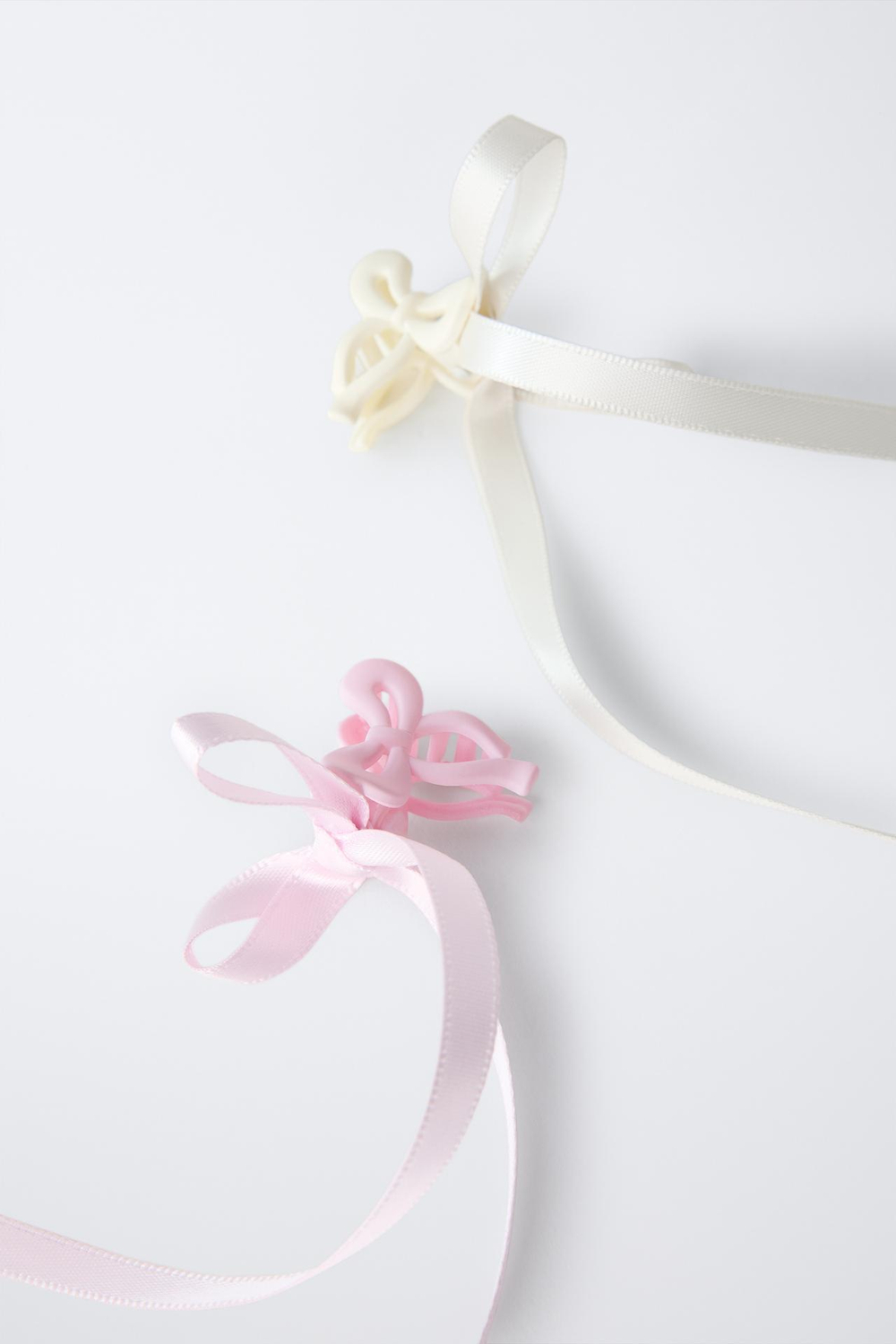 ZARA НАБОР ИЗ ЧЕТЫРЕХ ЗАКОЛОК ДЛЯ ВОЛОС С БАНТАМИ, ЭКРЮ