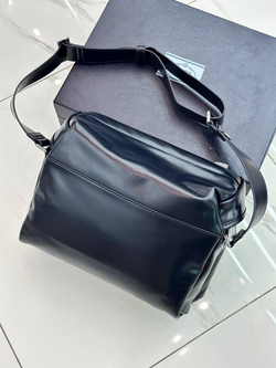 Сумка-мессенджер Prada