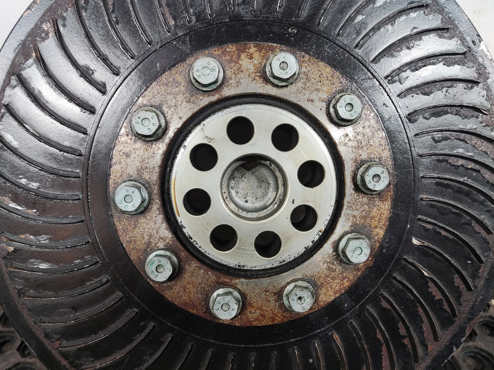 Демпфер коленвала 2021г