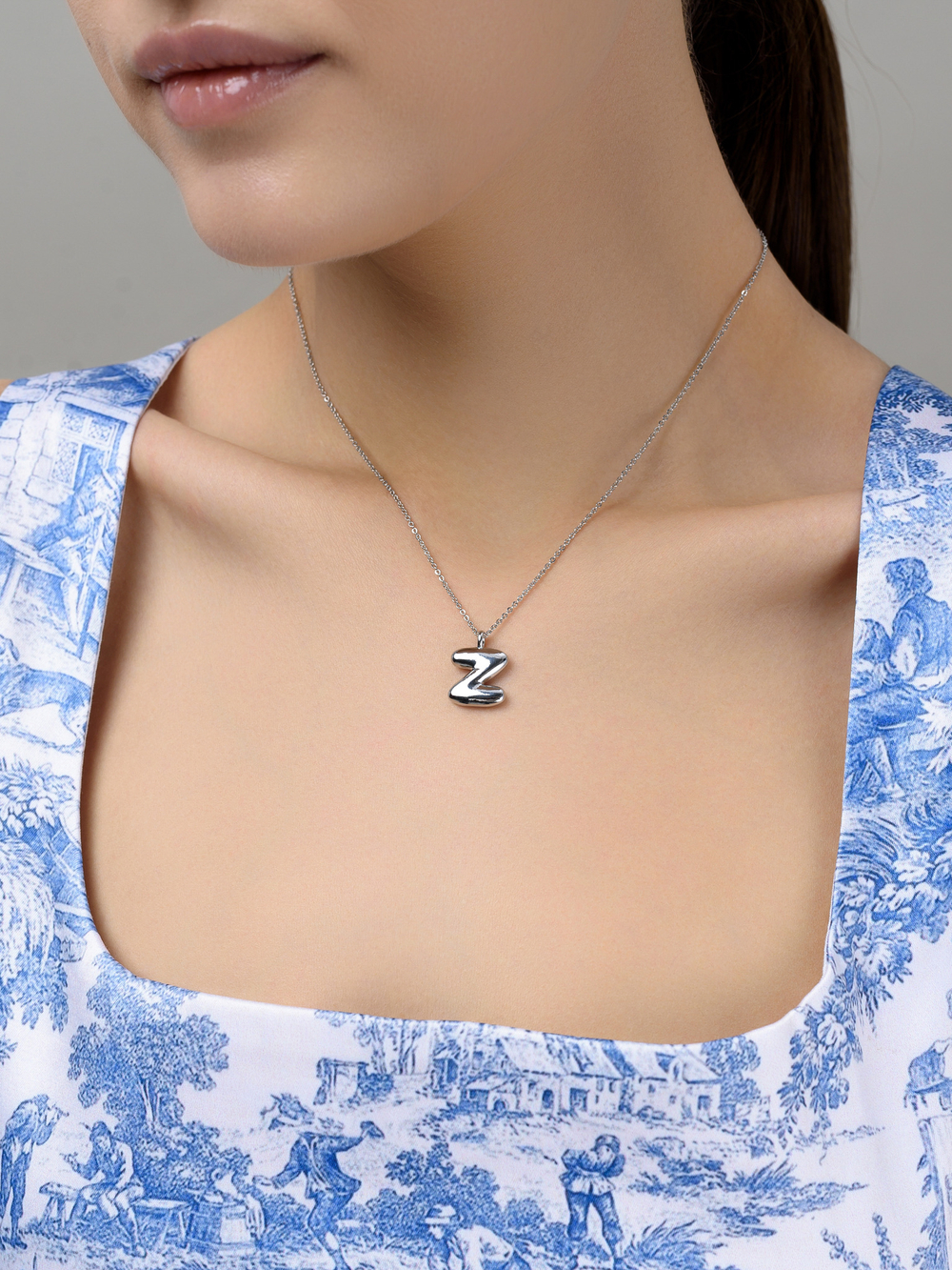 Колье с буквой