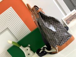 Goyard Steamer PM Bag