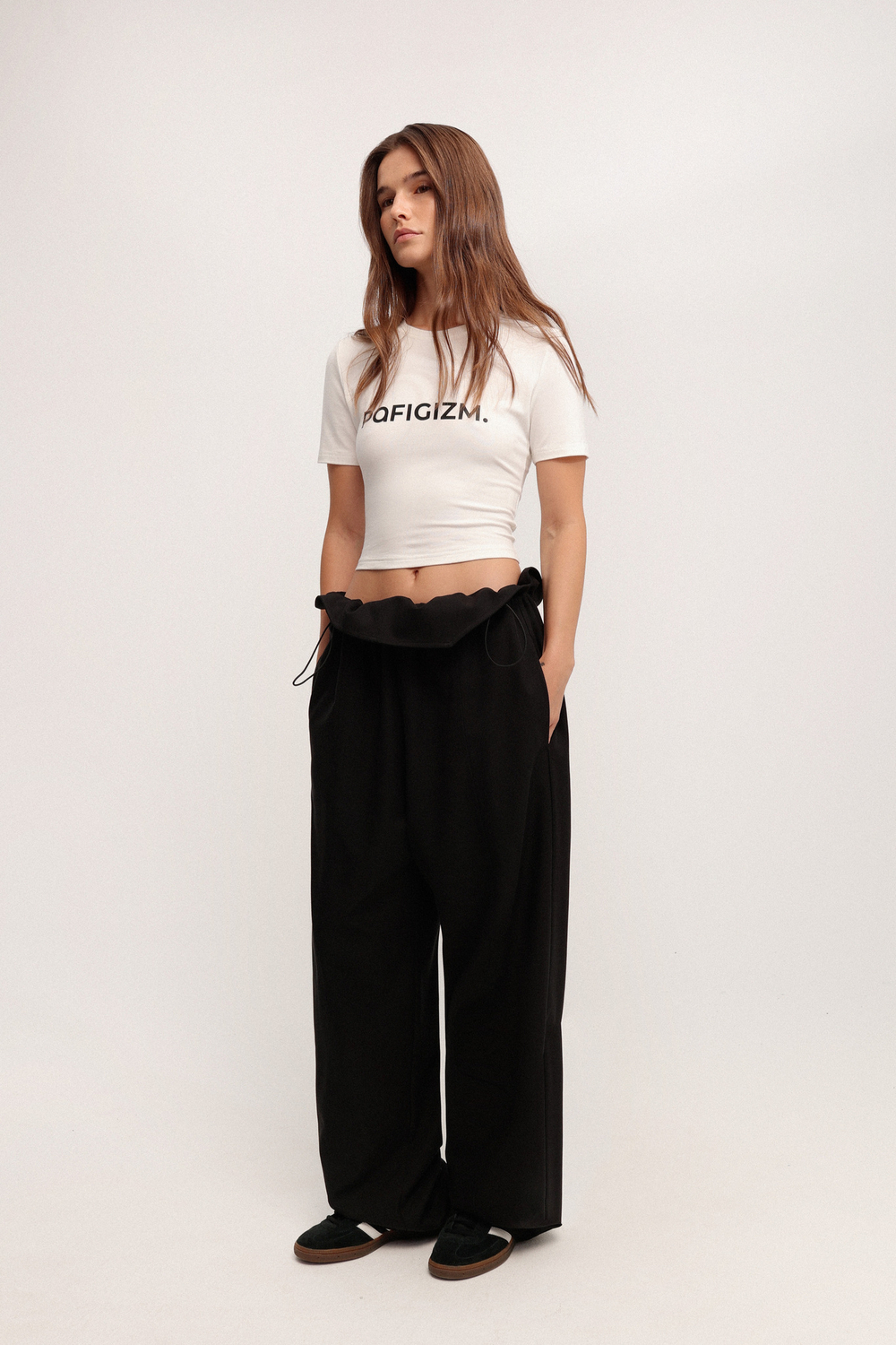 Брюки о-силуэта на кулисе