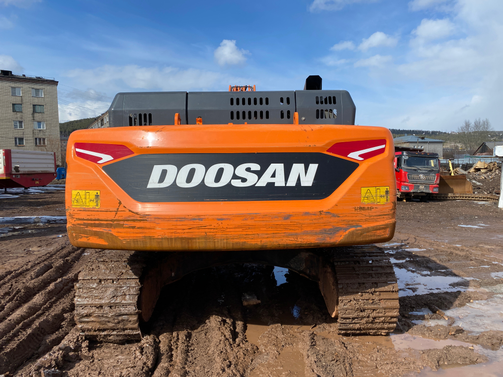 Doosan DX 300 Экскаватор DX300LCA-7M (Дизельный, 8,1 л, 188 л.с., АТ)