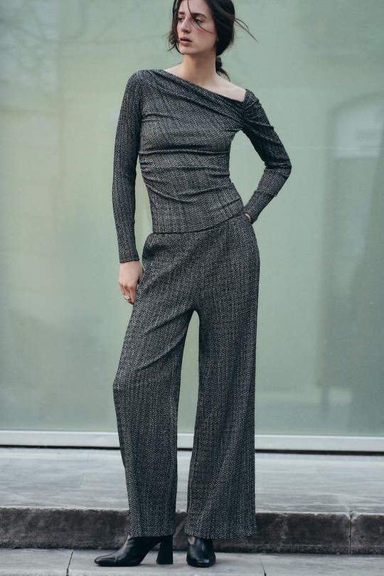 ZARA АСИММЕТРИЧНЫЙ ТОП ИЗ РЕЛЬЕФНОЙ ТКАНИ, ЧЕРНЫЙ/БЕЛЫЙ