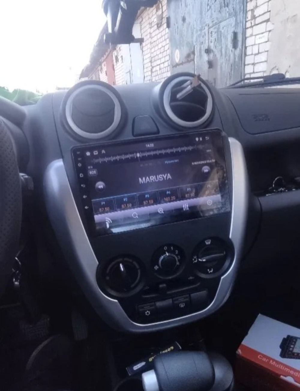 Магнитола для Lada Granta 2011-2018 (большая рамка) - FarCar DX9-7278F2 монитор 9" IPS на Android 13, 4+64Гб, CarPlay