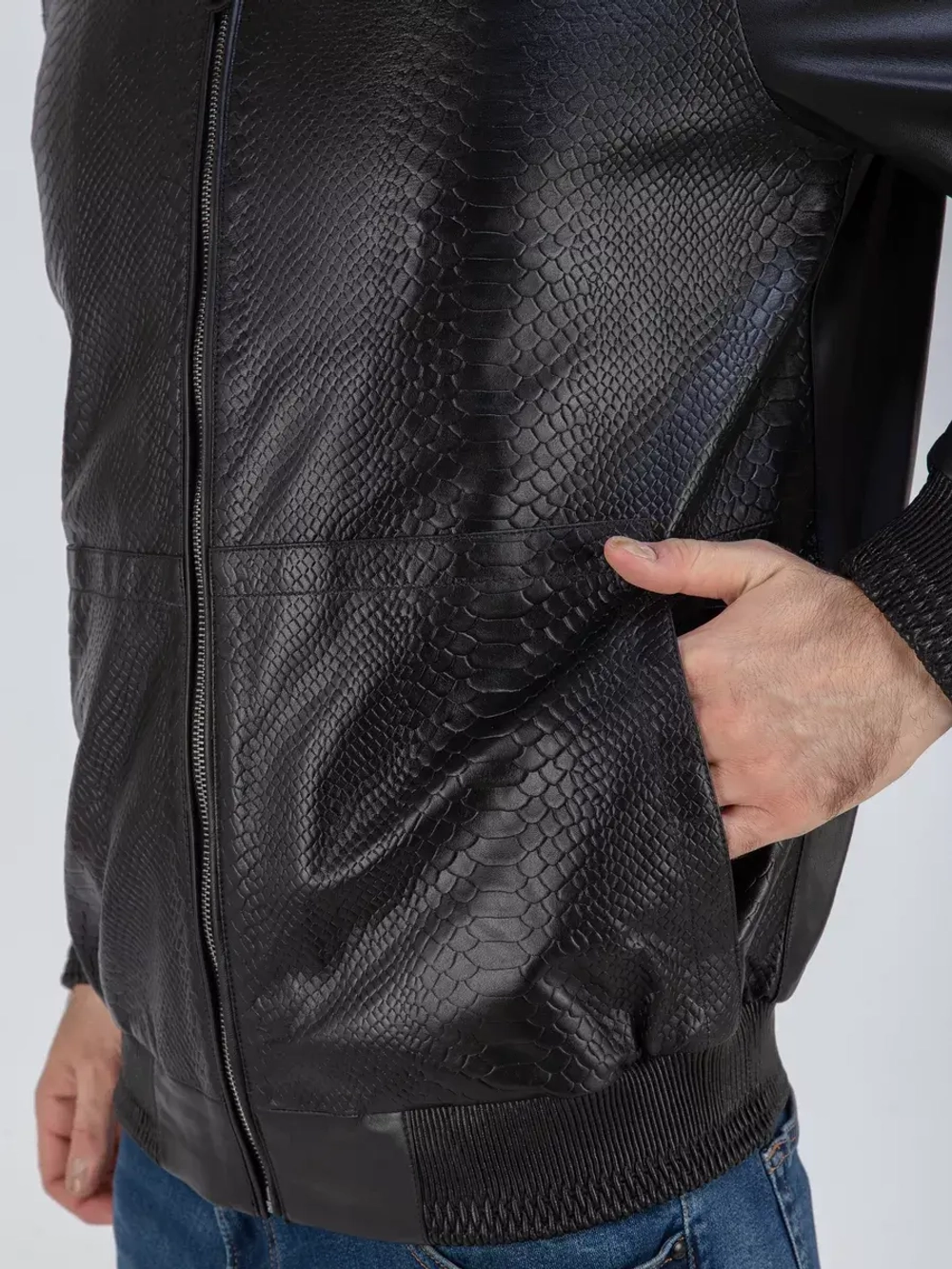 Куртка кожаная демисезонная с капюшоном Турция