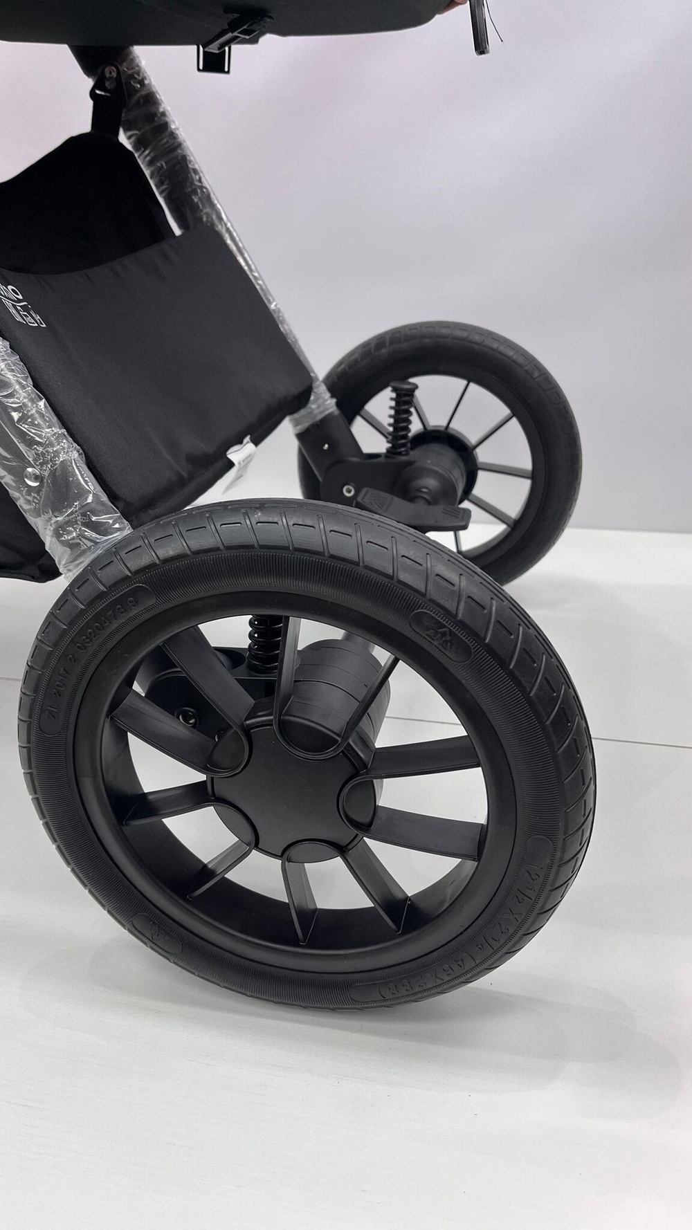 Коляска трансформер 3в1 с перекидной ручкой Luxmom A4 /бежевая