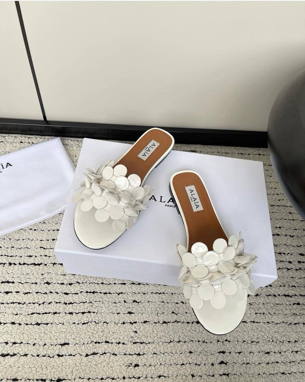 Шлепанцы Alaia