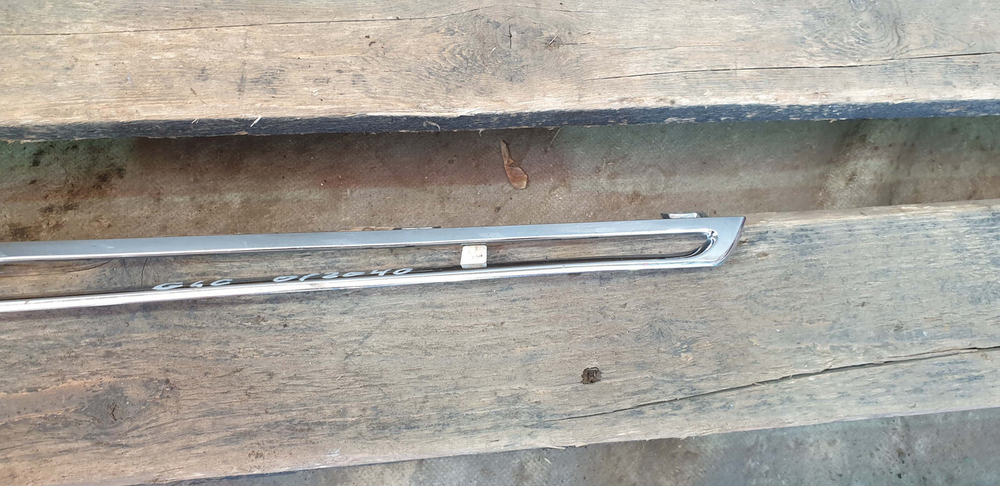 Молдинг решетки радиатора Mercedes GLC (X253) 15-19 Б/У Оригинал A2538880385