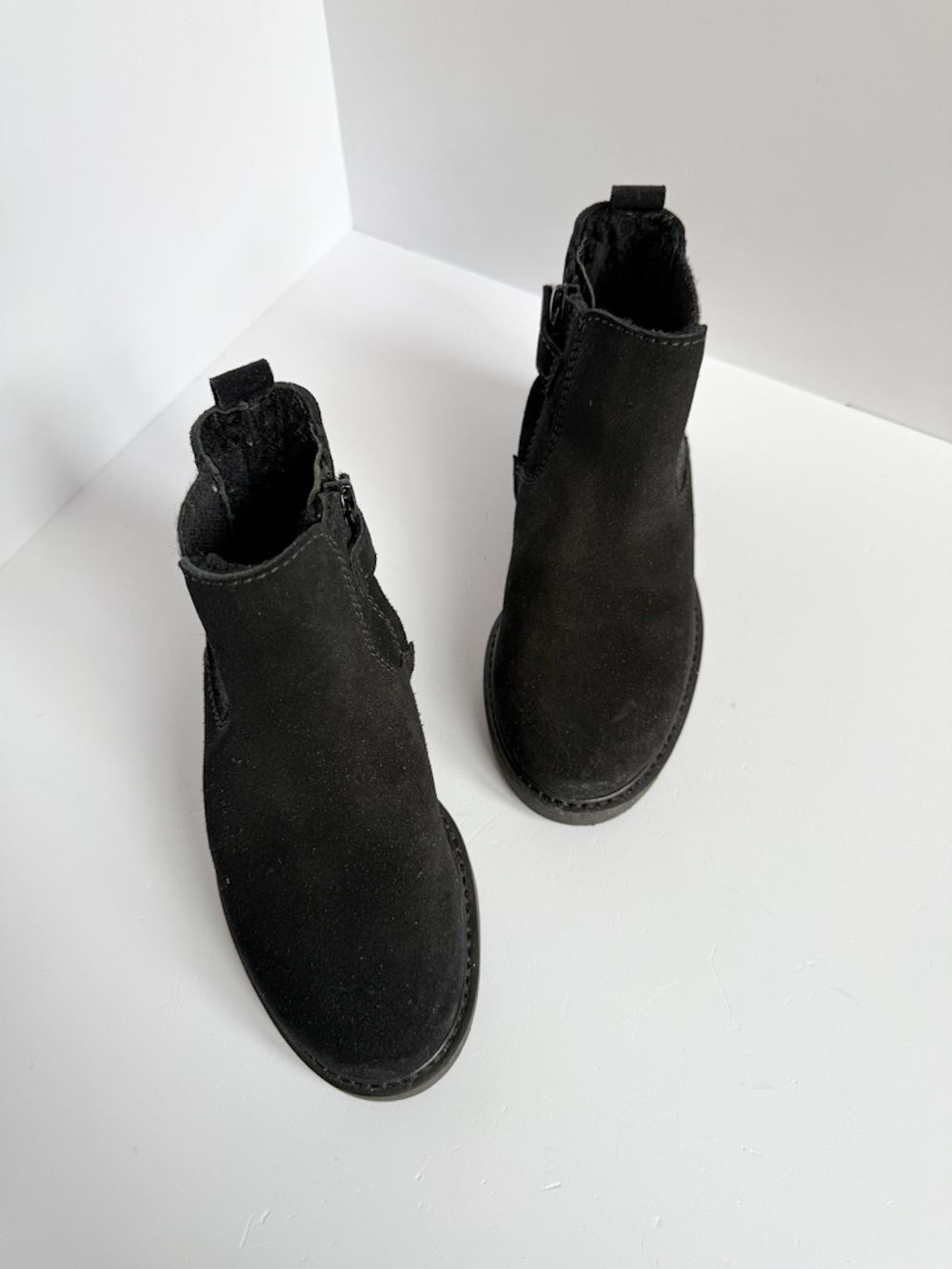 Утепленные замшевые ботинки New English Style, 28