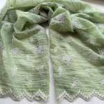 Вышивка Лиссабон (на жатой зеленой органзе)