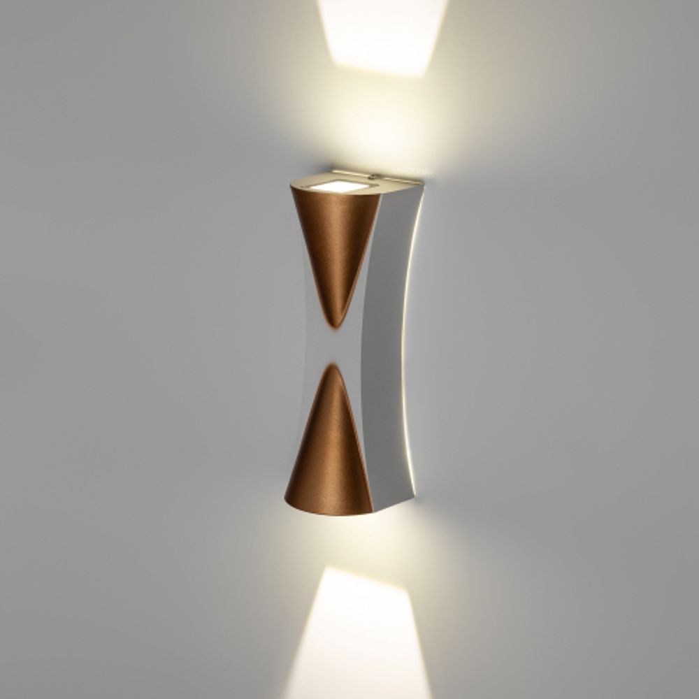 Светильник накладной светодиодный ЭРА WL43 WH+GD 6Вт 3500К IP54 белый/золото для интерьера и фасадов зданий