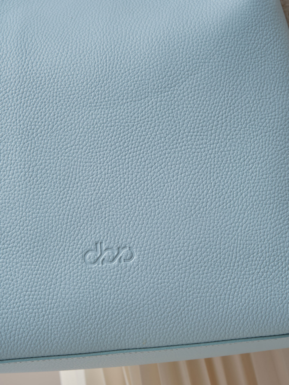 Кожаная сумка шоппер Olga DBR 30948 светло-голубой