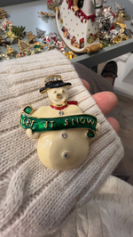 Новогодняя брошь снеговик с трубкой